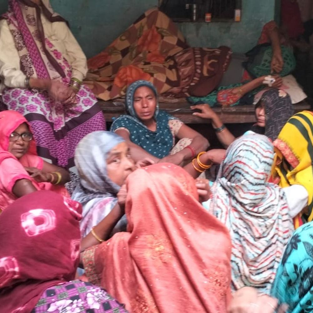 बुलंदशहर में घरेलू विवाद में पति-पत्नी ने लगाई आग, मौत:मेडिकल कॉलेज में तोड़ा दम, 15 साल पहले किया था प्रेम विवाह