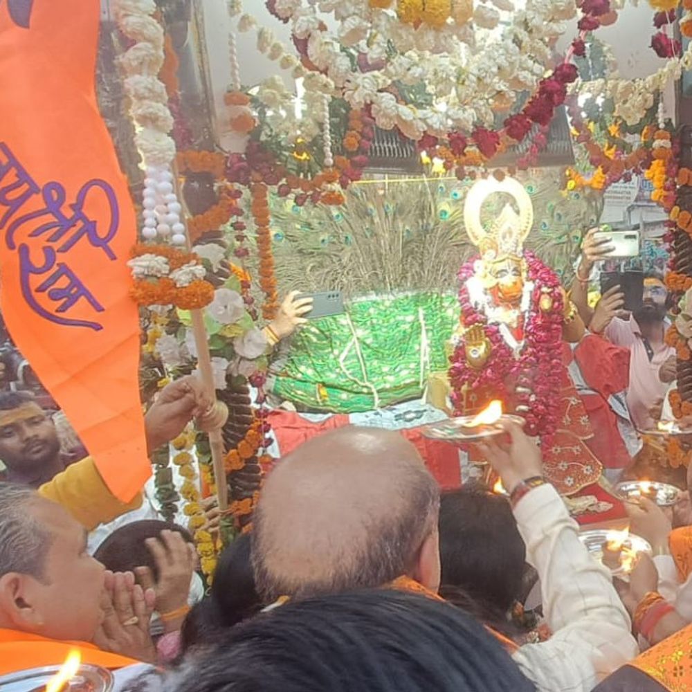 कासगंज में हनुमान जयंती पर भव्य शोभायात्रा:झांकियों ने लोगों के ध्यान को किया आकर्षित, सुरक्षा इंतजामों के बीच भंडारे का आयोजन