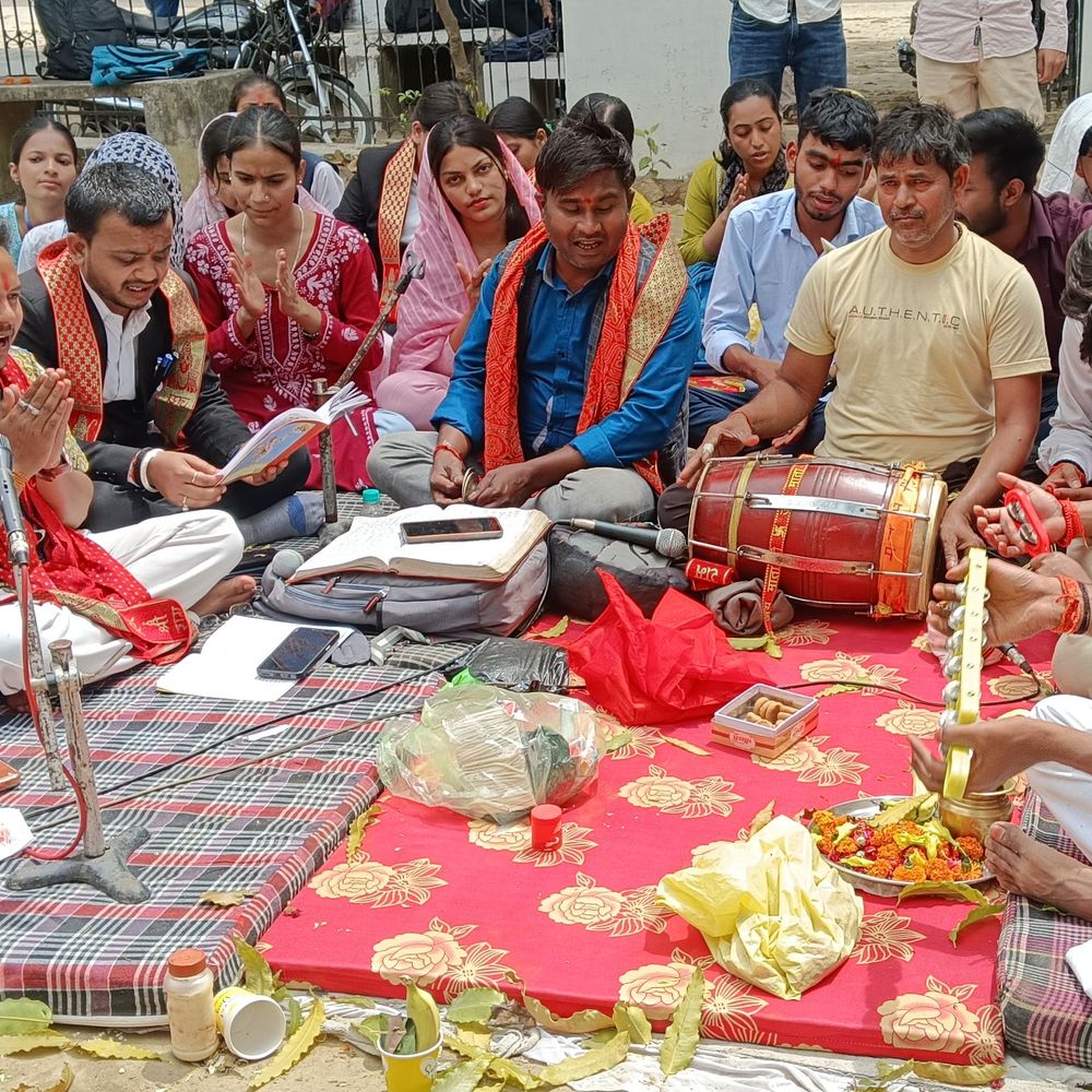 बस्ती के एपीएन कॉलेज में हनुमान जयंती:छात्रों ने सामूहिक सुंदरकांड पाठ का आयोजन किया