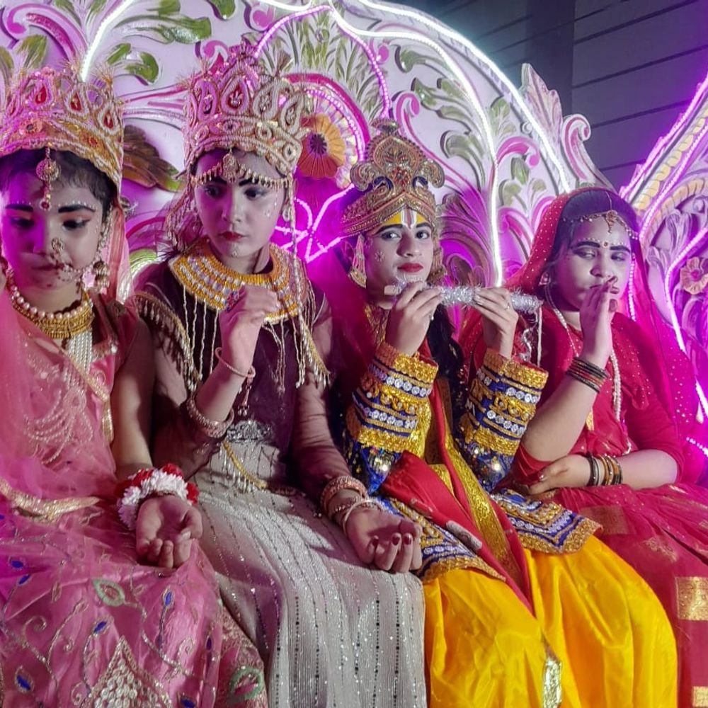 हाथरस में हनुमान जयंती पर निकली विशाल शोभायात्रा:हनुमान जी की वानर सेना चली; गणेश और राधा-कृष्ण की झांकी निकली