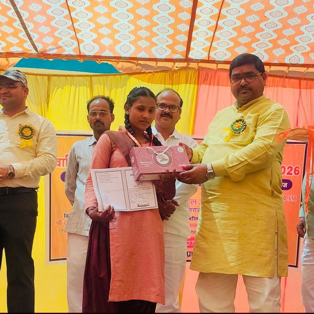 बनटांगिया प्राथमिक विद्यालय में वार्षिकोत्सव समारोह:जिला पंचायत अध्यक्ष ने मेधावी छात्रों को किया सम्मानित, बच्चों ने सांस्कृतिक कार्यक्रम प्रस्तुत किए