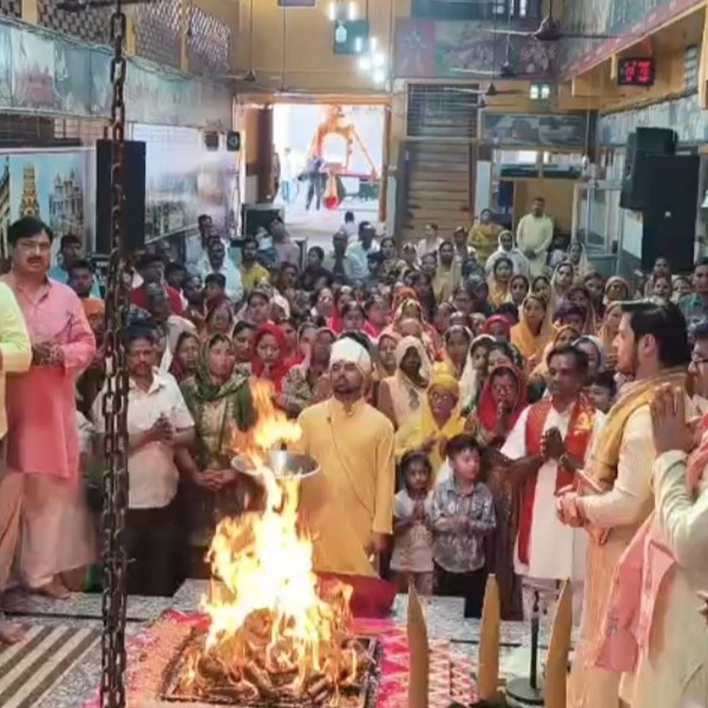 संभल में हनुमान जन्मोत्सव पर दो दिवसीय कार्यक्रम शुरू:विश्व शांति, भक्तों की इच्छा पूर्ति के लिए यज्ञ, शोभायात्रा निकाली गई