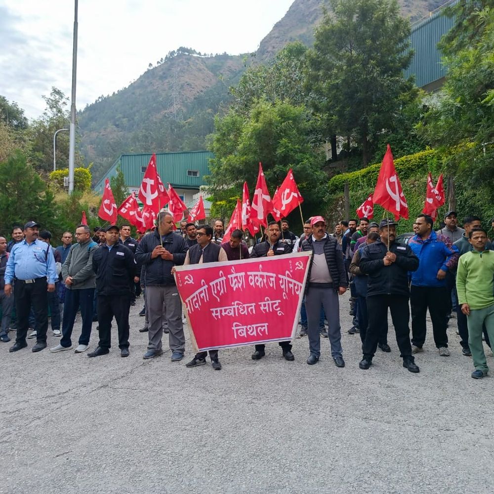 रामपुर में अडानी एग्री फ्रेश के खिलाफ मजदूरों का प्रदर्शन:  श्रम कानूनों के उल्लंघन पर आंदोलन की चेतावनी, 8 की जगह 12 घंटे ले रहे काम – Rampur (Shimla) News