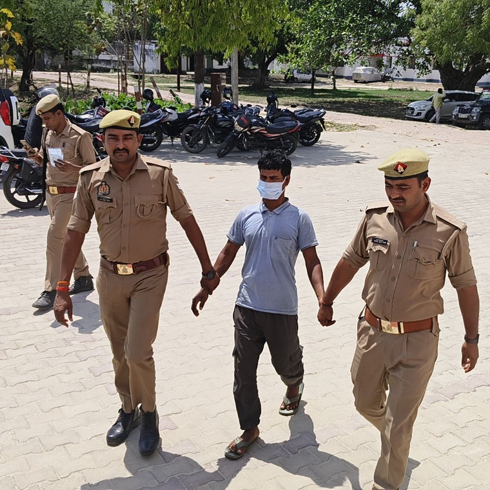 दोस्त ने शराब के लिए गमछे से गला घोंटा:मऊ पुलिस ने हत्या का खुलासा किया, आरोपी हुआ गिरफ्तार
