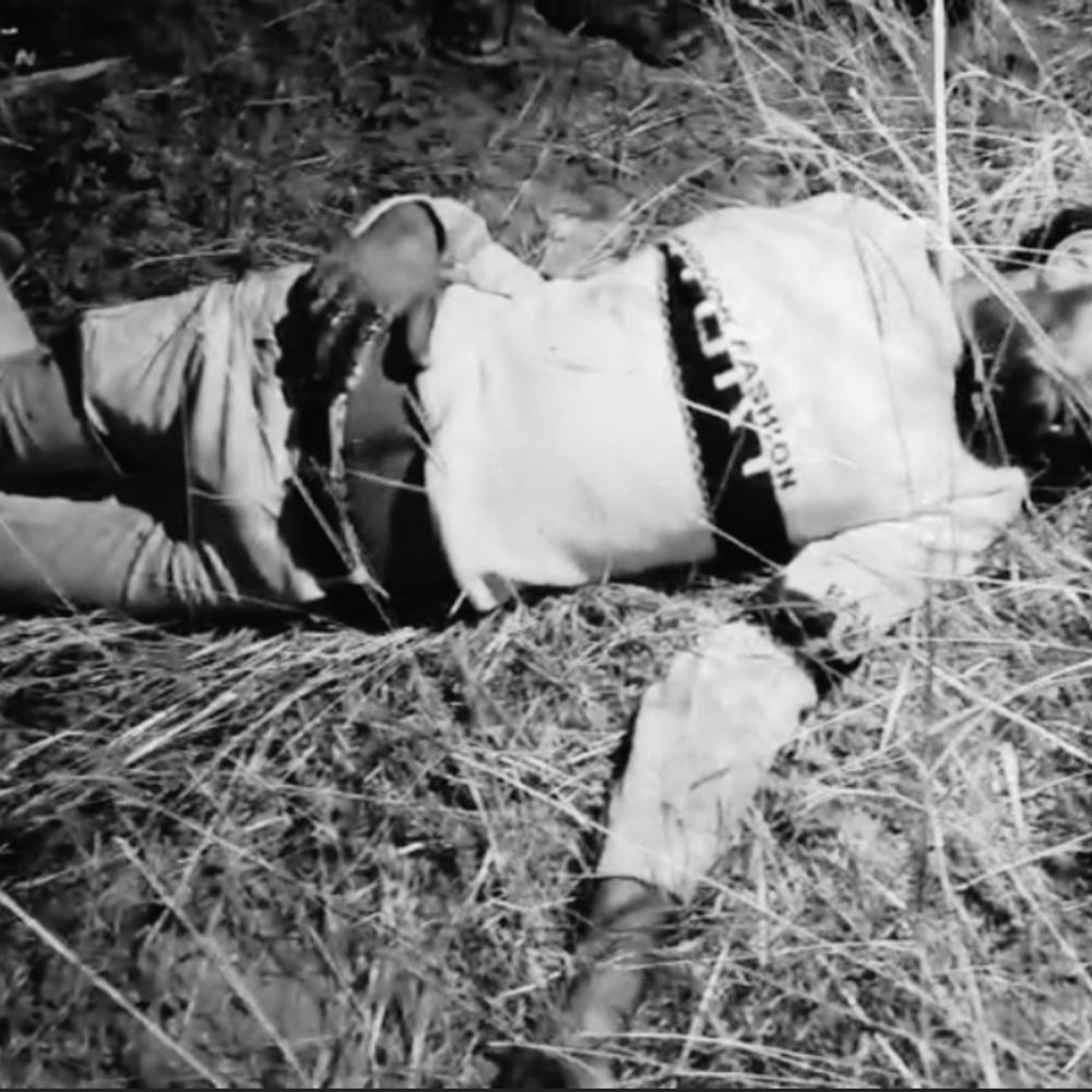 जालौन में बुंदेलखंड एक्सप्रेस-वे पर दो लोगों की मौत:अज्ञात वाहन ने बाइक सवार राजमिस्त्री व साथी को मारी टक्कर