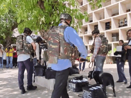 पंजाब-हरियाणा हाईकोर्ट को बम से उड़ाने की धमकी:  चंडीगढ़ पुलिस को भेजा ईमेल, कोर्ट परिसर में चलाया सर्च ऑपरेशन – Chandigarh News