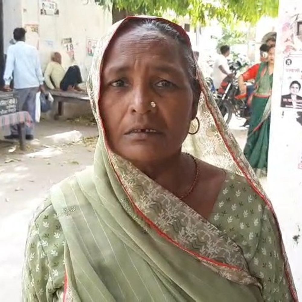 मैनपुरी में मां पर बाइक चढ़ाई, बेटे पर हमला:पीड़ित परिवार ने बिजली चोरी और धमकी देने का आरोप लगाया