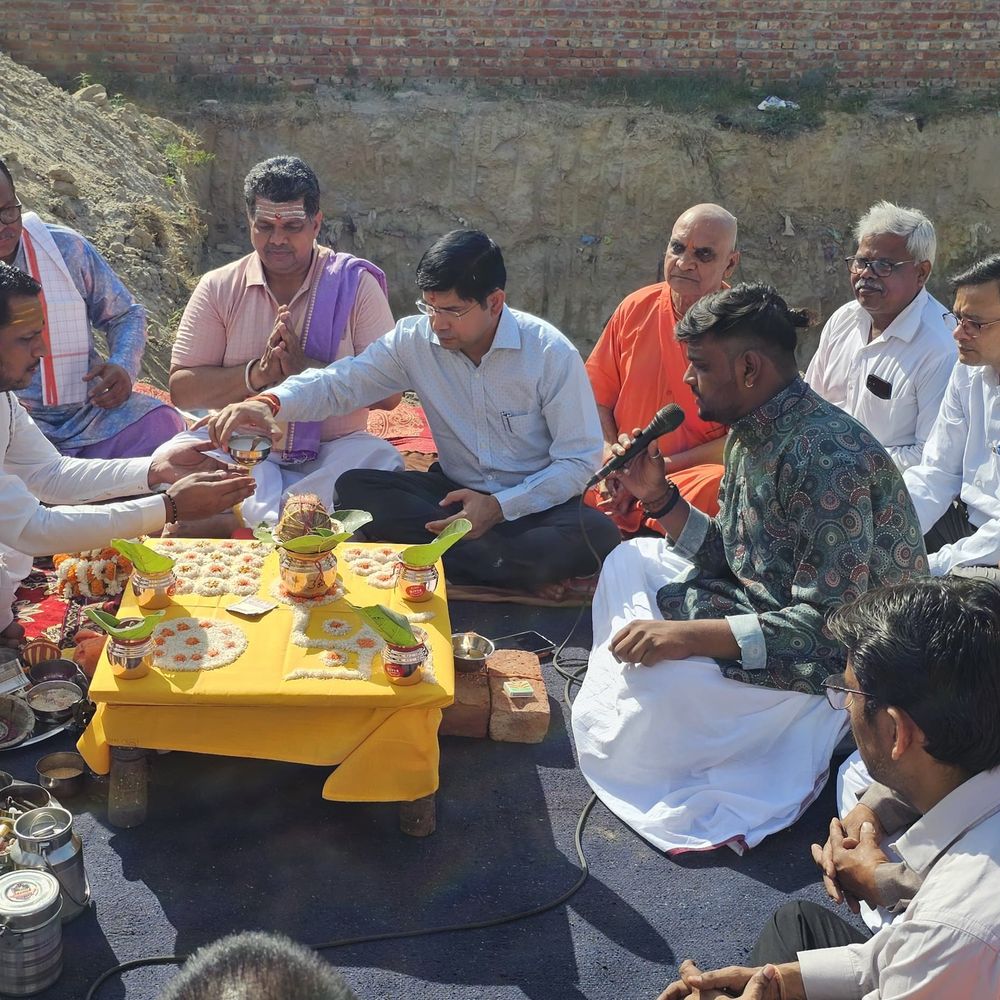 संभल में 51 फीट ऊंची हनुमानजी की प्रतिमा लगेगी:हनुमान जन्मोत्सव पर डीएम, भाजपा विधायक ने भूमि पूजन किया