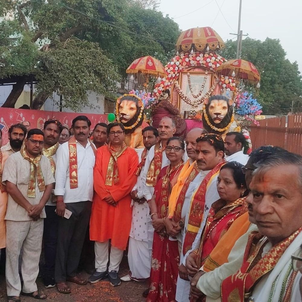 मथुरा में योगमाया स्थापना दिवस पर शोभायात्रा:प्राचीन शक्तिपीठ से निकली, बड़ी संख्या में श्रद्धालु शामिल हुए