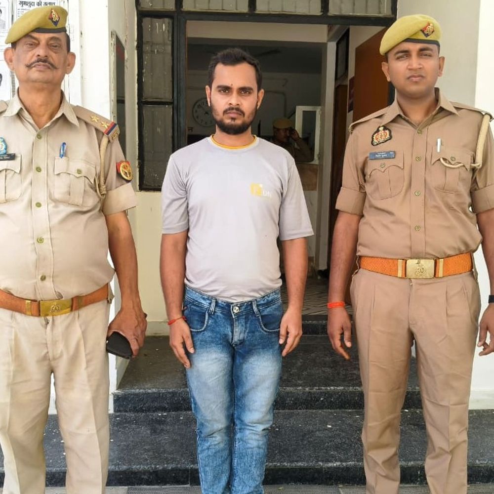 50000 का इनामी हरियाणा से गिरफ्तार:यूपी एसटीएफ और आजमगढ़ की पुलिस ने संयुक्त रूप से की थी छापेमारी