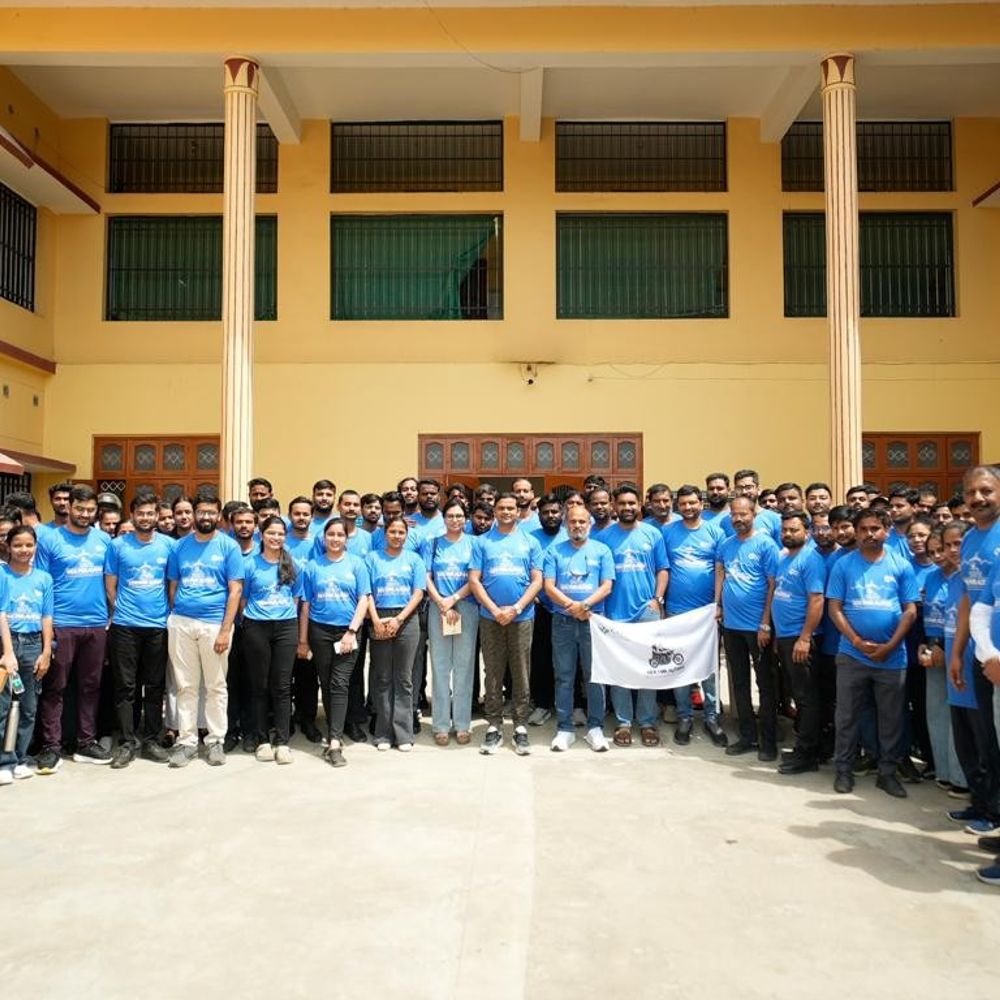 गोरखपुर में ऑटिज़्म अवेयरनेस डे पर निकाली गई बाइक रैली:लोगों को किया गया जागरूक, बच्चों को दिया गया सहयोग