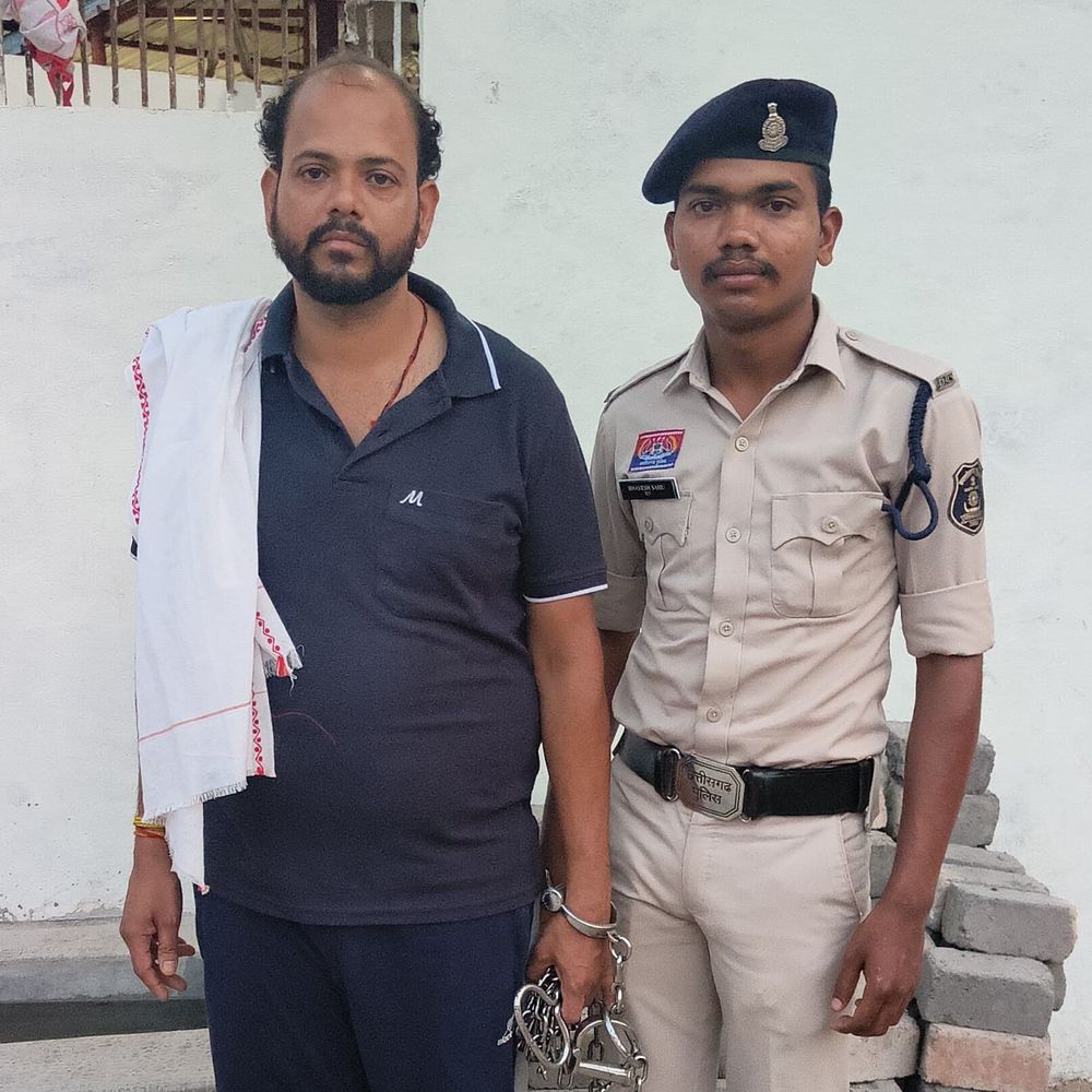 दुर्ग में नशे की अवैध बिक्री पर पुलिस का शिकंजा:  दो गिरफ्तार; घरेलू विवाद में महिला पर धारदार हमला, आरोपी भी दबोचा – durg-bhilai News