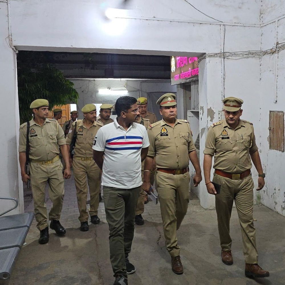 SSP एटा इलामारनजी ने कोतवाली नगर का औचक निरीक्षण किया:पुलिसकर्मियों को दिए अपराध नियंत्रण के आवश्यक निर्देश