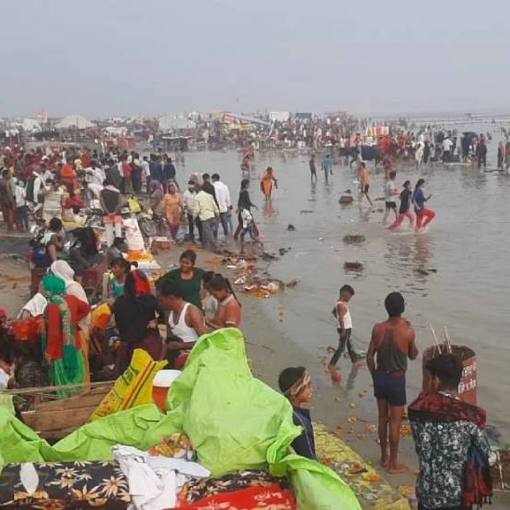 मेरठ में स्नान करते समय चार किशोर डूबे:अंतिम संस्कार में शामिल होने आए थे सभी किशोर, गोताखोरों को बुलाया गया