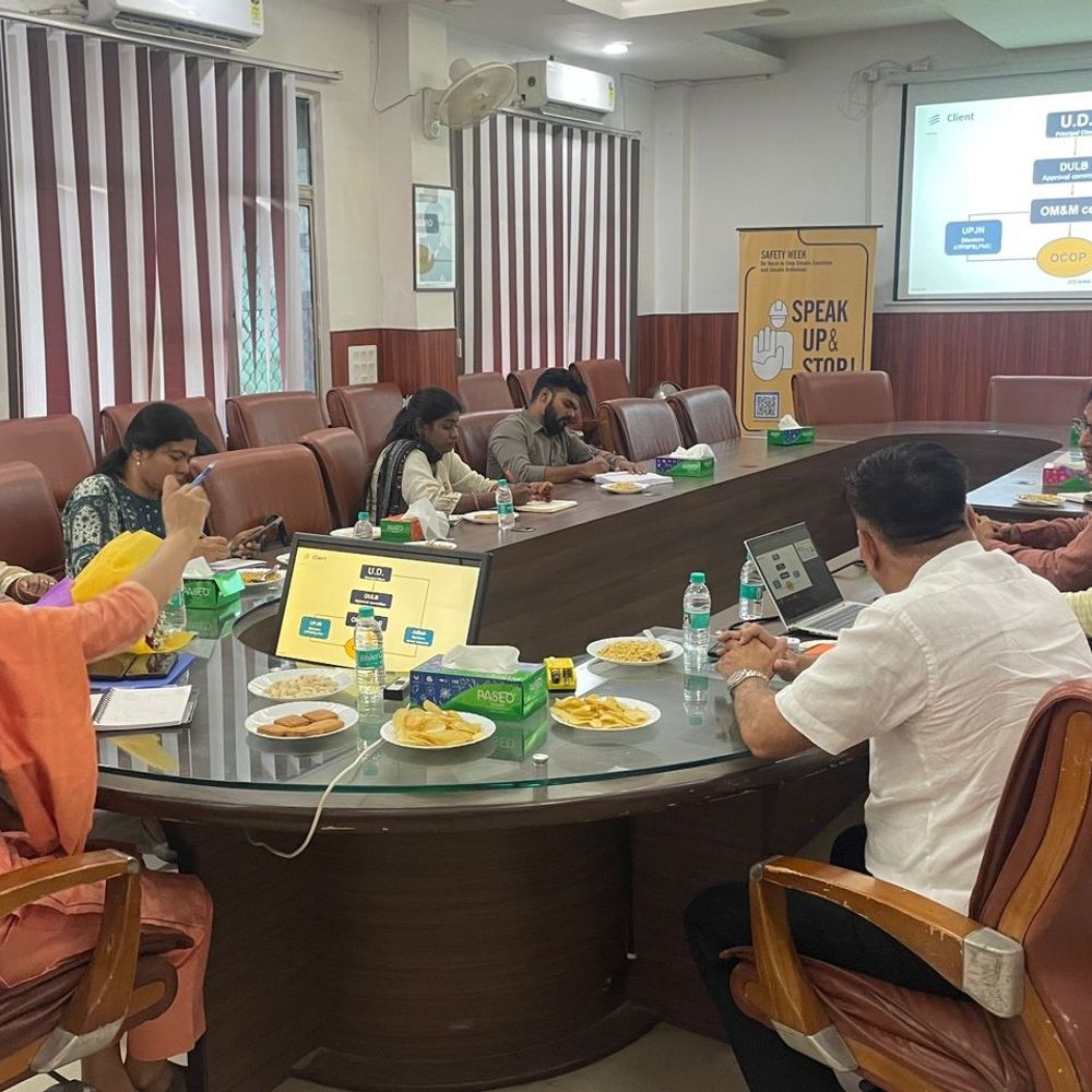 लखनऊ में वन सिटी वन ऑपरेटर मॉडल का प्रजेंटेशन:तमिलनाडु सरकार के प्रतिनिधि मंडल ने देखा लखनऊ मॉडल