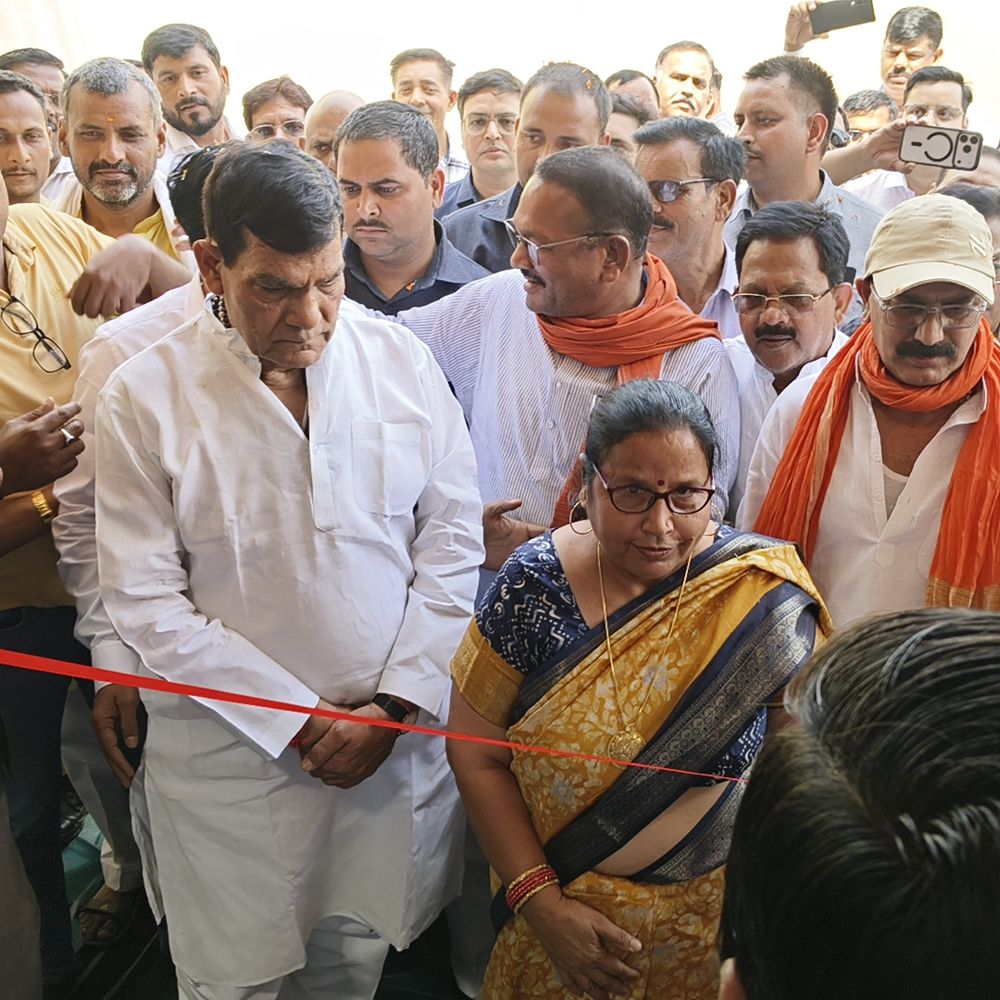 ऊर्जा मंत्री एके शर्मा ने ऑक्सीजन प्लांट का किया उद्घाटन:मऊ में बोले यह प्लांट क्षेत्र के लिए महत्वपूर्ण उपलब्धि