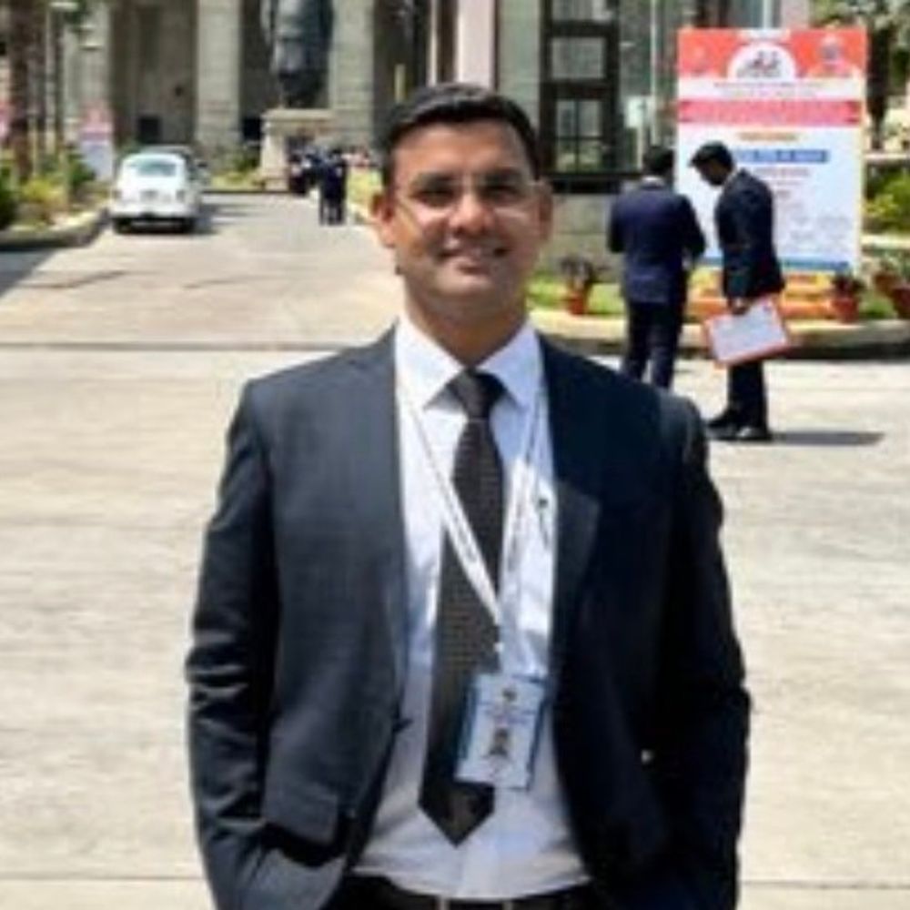 बिना परमिशन एसडीएम का वीडियो पोस्ट करने पर FIR:ऐसा कल मंच के राष्ट्रीय अध्यक्ष पर कार्रवाई, अफसर के ड्राइवर ने की थी शिकायत