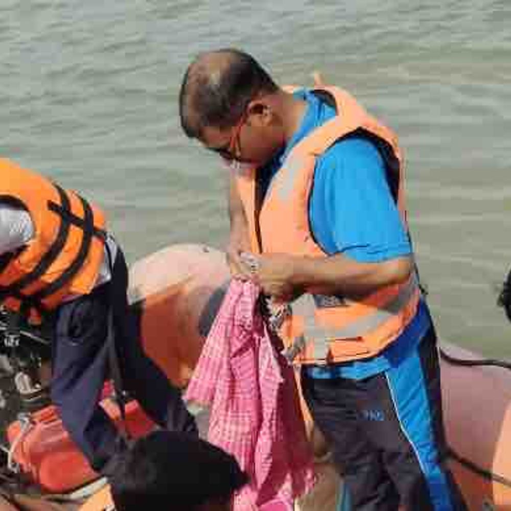 गोरखपुर में नदी में डूबे किशोर का शव मिला:पुलिस ने पोस्टमार्टम के लिए भेजा, 1 अप्रैल को हुई थी वारदात