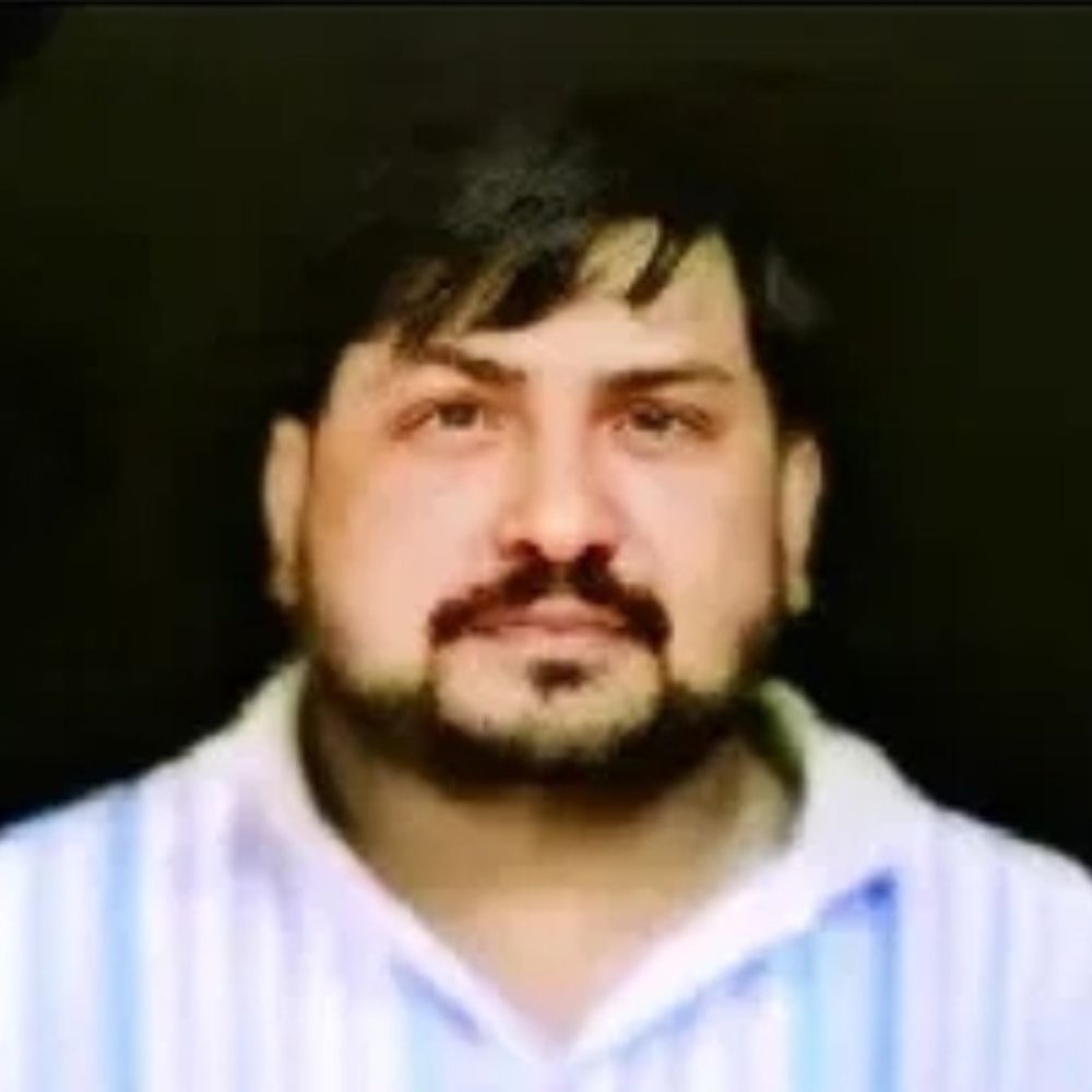 अलीगढ़ में सट्टा खिलाने वाला गिरफ्तार:1.74 लाख रुपये कैश और जेवर मिले, एक आरोपी की तलाश