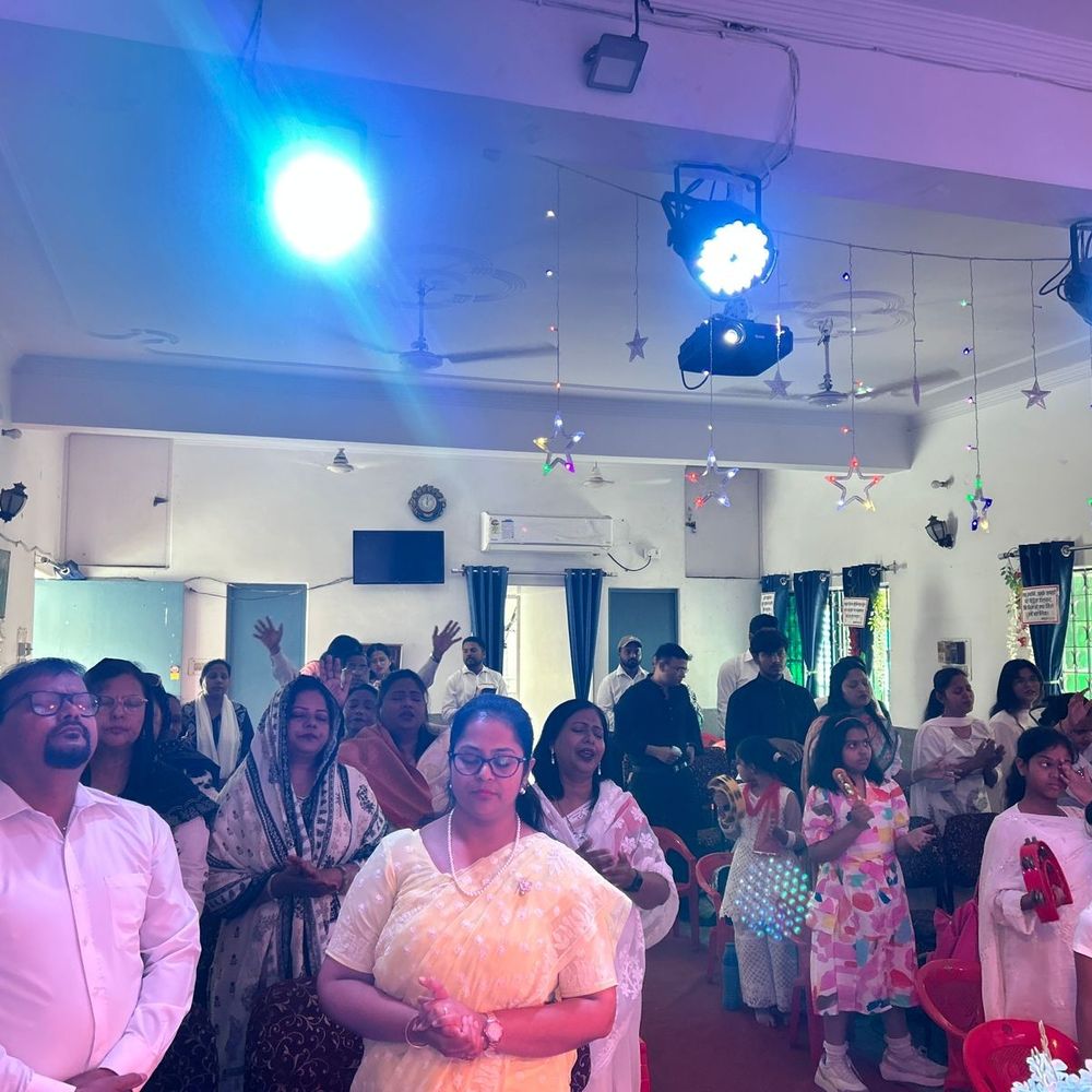 गुड फ्राइडे की विशेष आराधना आयोजित:लखनऊ के अलीगंज चर्च में हुई, 120 लोग हुए शामिल