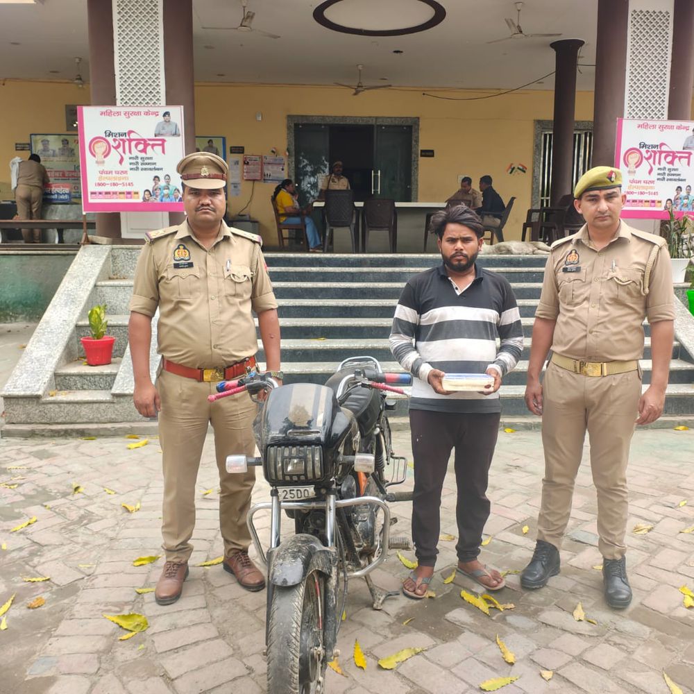 बरेली में 7 लाख की अफीम के साथ युवक गिरफ्तार:जल्दी पैसा कमाने के लालच में फंसा किसान, एक फरार