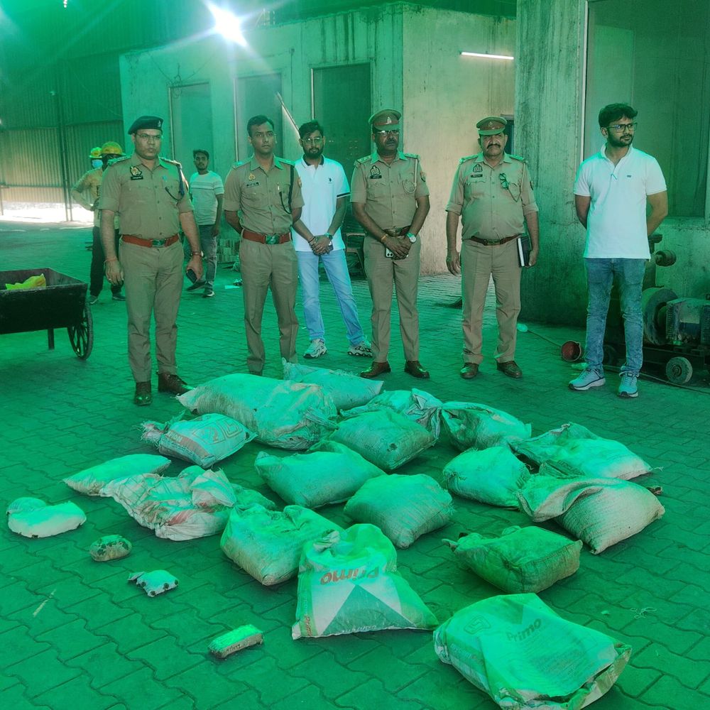 मैनपुरी में 55 लाख का 164 किलो मादक पदार्थ नष्ट:पुलिस ने 'ऑपरेशन दहन' के तहत की बड़ी कार्रवाई, 'ऑपरेशन दहन' के तहत हुई कार्रवाई