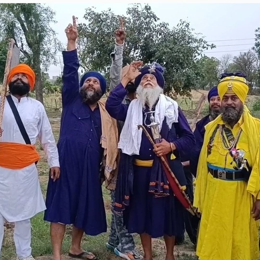 बरनाला में अमृतधारी-महिला बेटी संग पानी की टंकी पर चढ़ी:  तेज बारिश में पेट्रोल लेकर बैठीं; बोलीं- पति के अत्याचारों से परेशान हूं – Barnala News