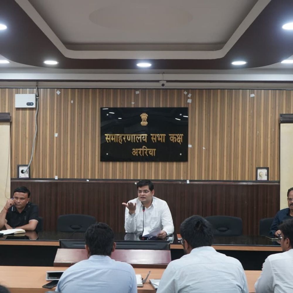 अररिया में होम डिलीवरी से मिले LPG सिलेंडर- DM:  बोले- कंज्यूमर को असुविधा न हो, एजेंसियां पारदर्शीता सुनिश्चित करें – Araria News