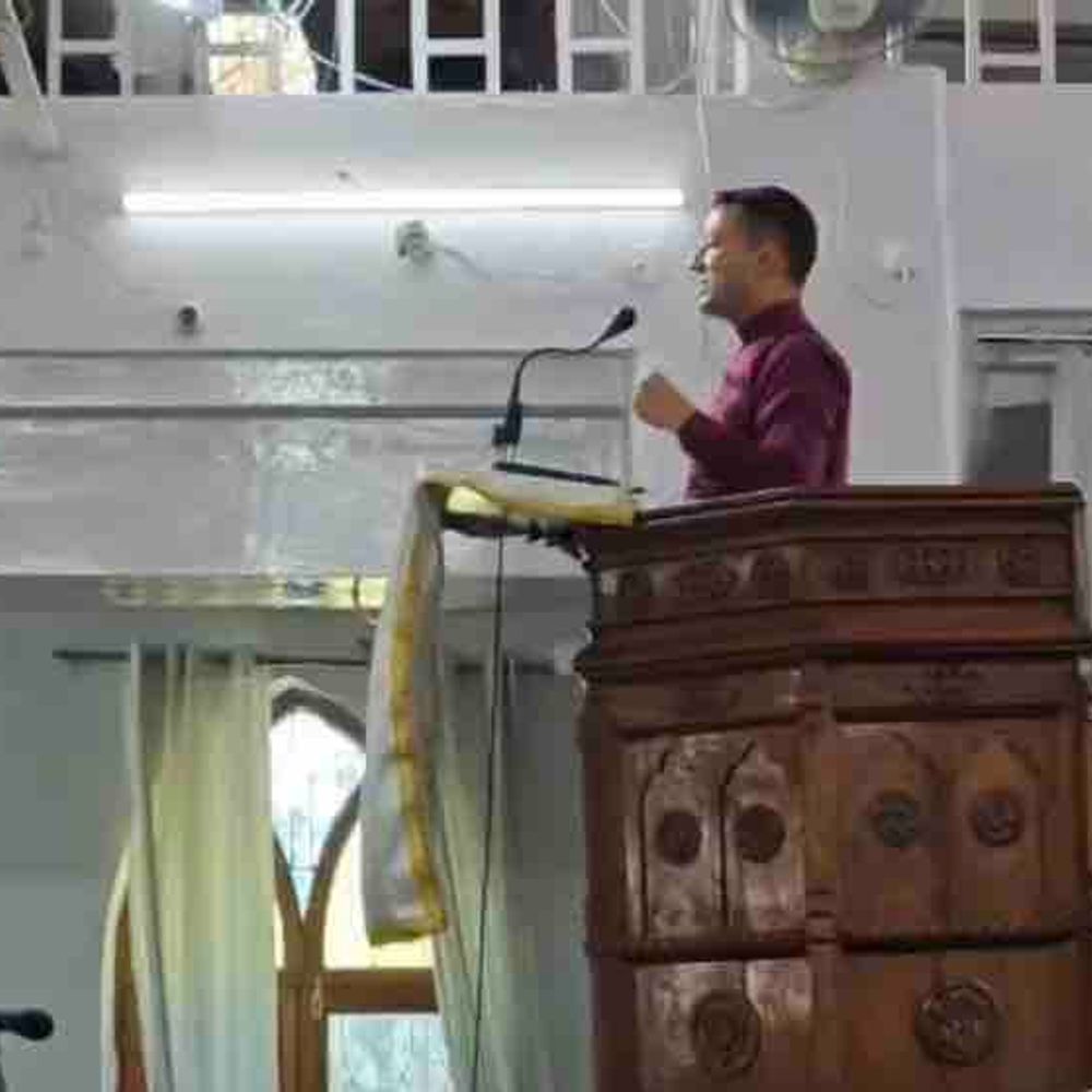 गोरखपुर में प्रभु यीशु के बलिदान को किया याद:गुड फ्राइडे पर हुई स्पेशल प्रेयर, क्रूस जुलूस में शामिल हुए सैकड़ों श्रद्धालु