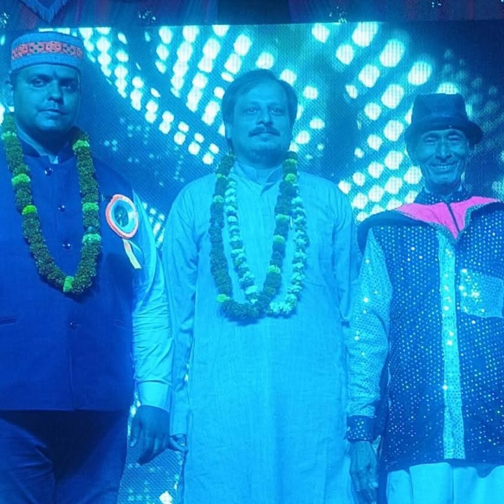 बलिया के लिटिल स्टार स्कूल में 'अभ्युत्थान' कार्यक्रम संपन्न:हर कक्षा के शीर्ष तीन विद्यार्थियों को मेडल देकर सम्मानित किया गया