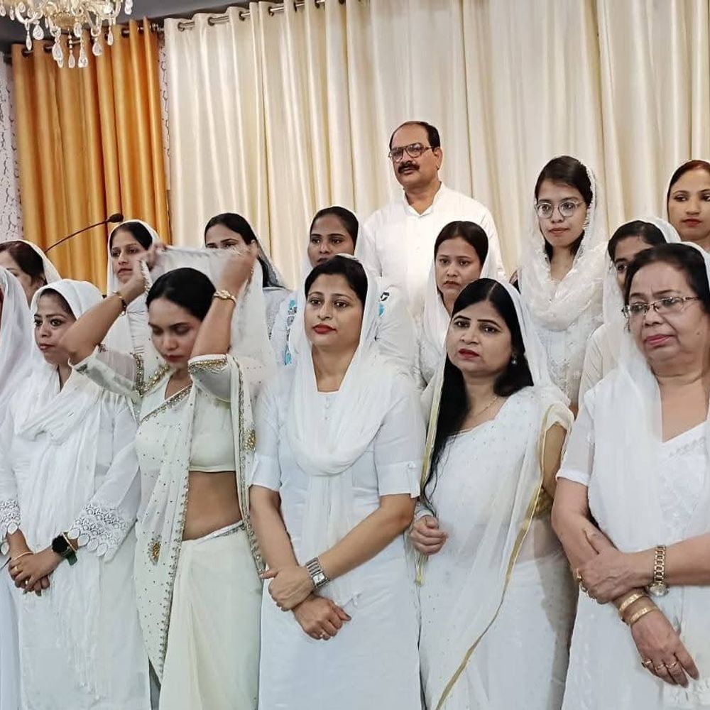 गुड फ्राइडे पर चर्च में उमड़ी भीड़:न्यू इंडिया चर्च में गूंजी विशेष प्रार्थना, शहर की खुशहाली और सद्भाव के लिए मांगी दुआ