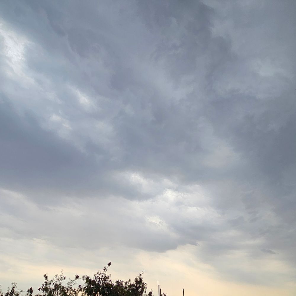 छतरपुर में बूंदाबांदी, 24 घंटे में 4.2मीमी बारिश दर्ज:मौसम विभाग बोला- अगले 2 दिन गरज-चमक के साथ बारिश की संभावना