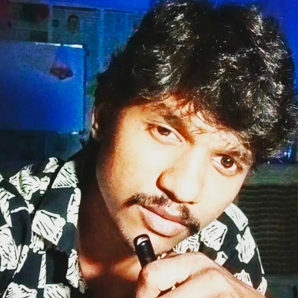 गाजियाबाद में फंदे से लटका मिला कोचिंग टीचर का शव:किराया लेने गए मकान मालिक ने झांककर देखा, पंखे से लटका था