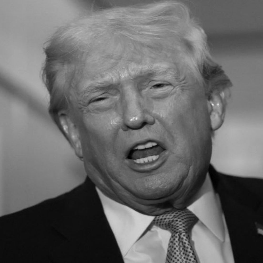 डोनाल्ड ट्रम्प का कॉलम:हमारे दुश्मन जंग हार रहे हैं, और अमेरिका जीत रहा है