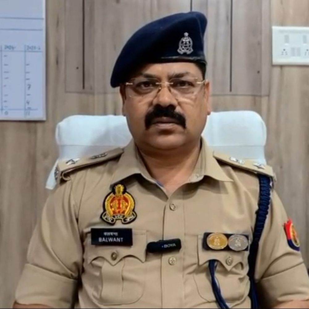 रूदौली में ज्वेलर्स की दुकान पर लूट:सहयोगी गिरफ्तार, मुख्य आरोपी महिला की तलाश