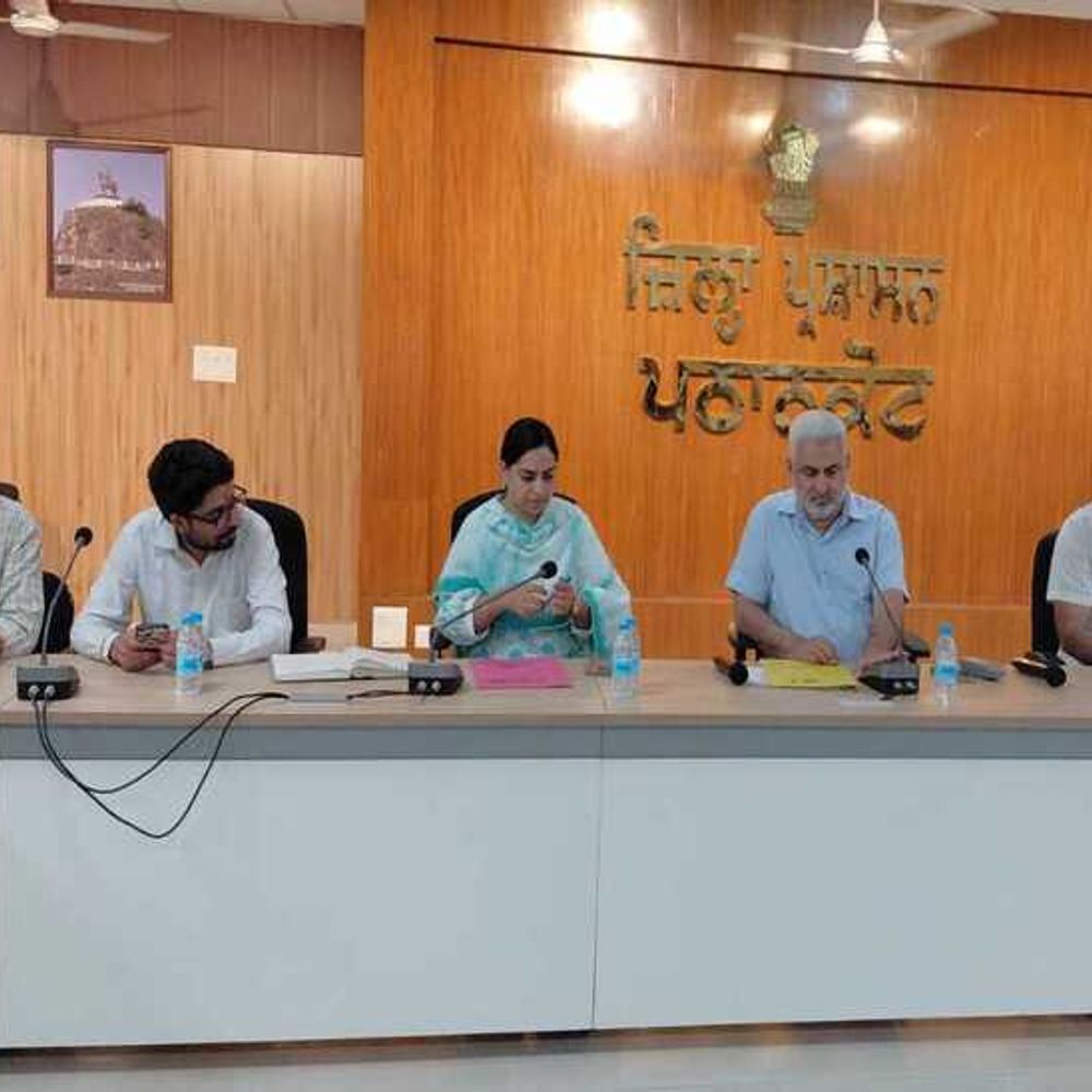 पठानकोट में कैबिनेट मंत्री की सख्त चेतावनी:  रसोई गैस की आपूर्ति में एजेंसी संचालक ने बाधा डाली तो होगी कानूनी कार्रवाई, बोले-पठानकोट में एलपीजी का डेढ़ महीने का स्टॉक – Pathankot News