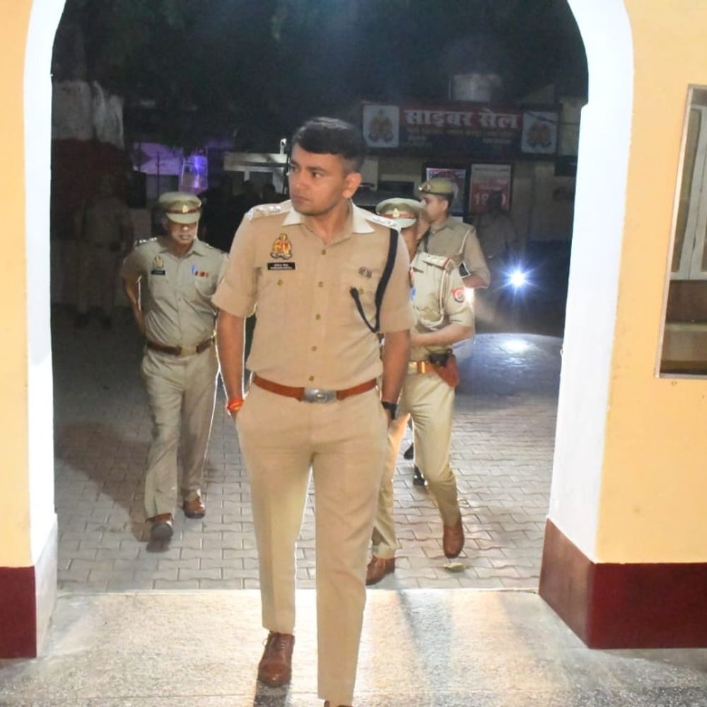 रामपुर एसपी ने शाहबाद थाने का औचक निरीक्षण किया:अभिलेख, शस्त्रागार और सुरक्षा व्यवस्थाओं की बारीकी से जांच की