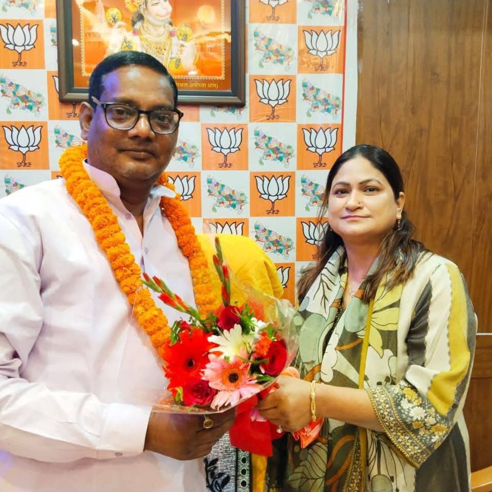 डॉ. फरीदा इरम बनीं भाजपा की जिला उपाध्यक्ष:महराजगंज सदर विधायक जयमंगल कन्नौजिया ने पुष्पगुच्छ भेंट कर बधाई दी