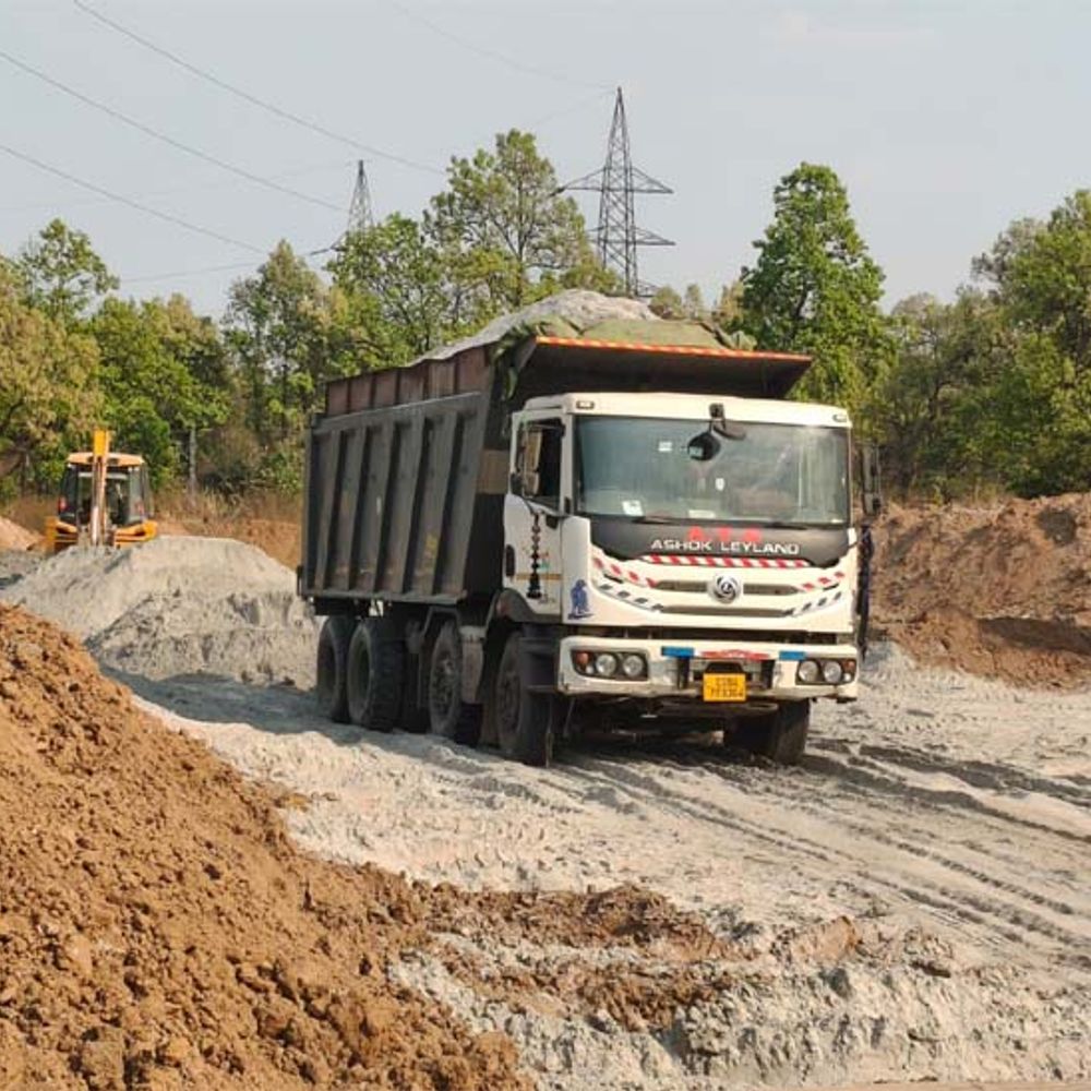 रायगढ़ में सरकारी जमीन पर फ्लाईएश डंप:  आसपास के खेत भी हो रहे प्रभावित, क्षेत्र के लोगों ने आवेदन सौंपकर कार्रवाई मांग की – Raigarh News