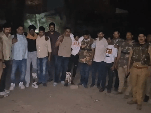 कानपुर पुलिस की 3 शातिर लुटेरों से मुठभेड़:  दो के पैर में गोली मारी और तीसरे को दौड़ाकर दबोचा, तीनों ने सर्राफ को था लूटा – Kanpur News