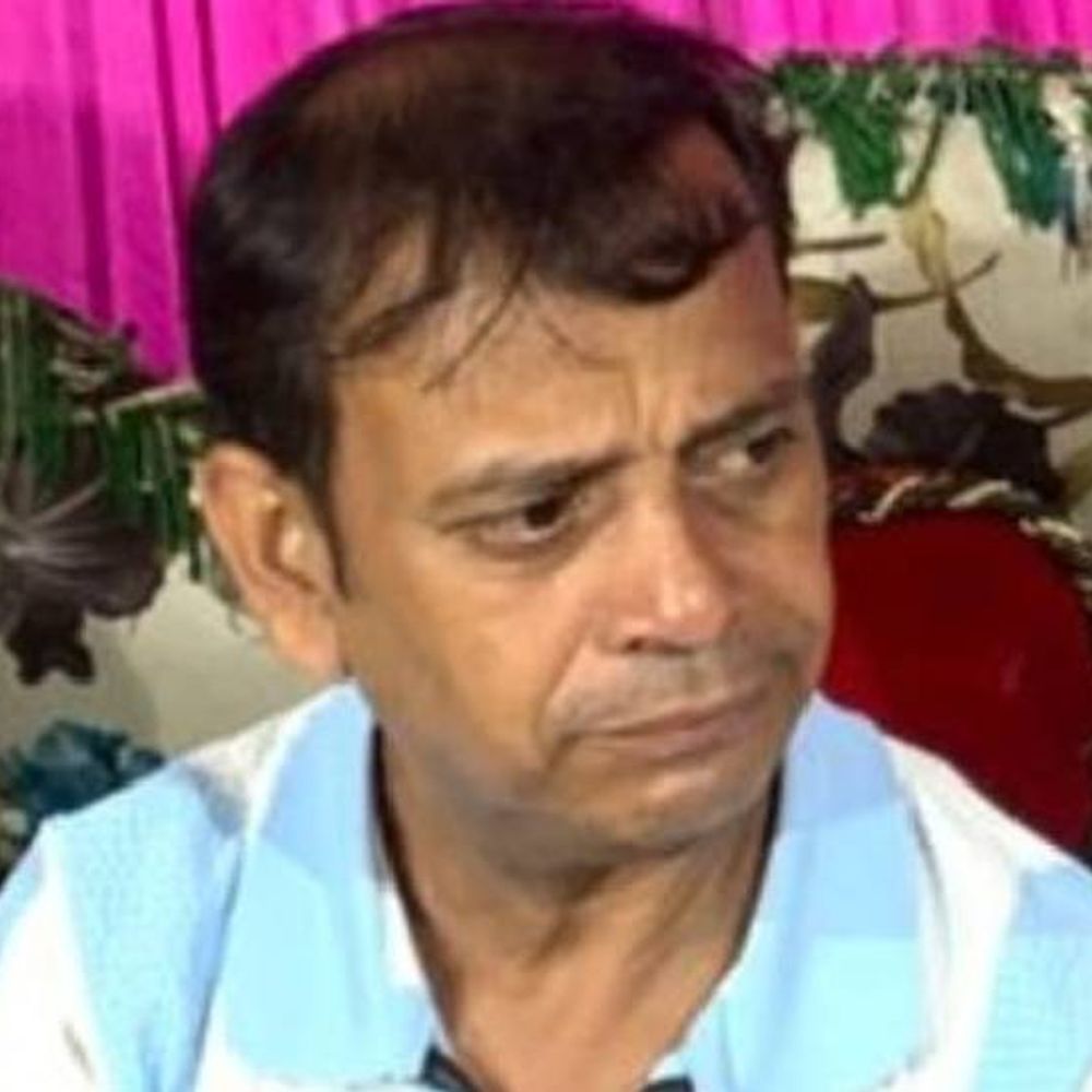 अनवरगंज में ई-रिक्शा ने युवक को कुचला, मौत:2 साल की बेटी के साथ दूध लेने जा रहे थे, ड्राइवर को पीटकर पुलिस को सौंपा