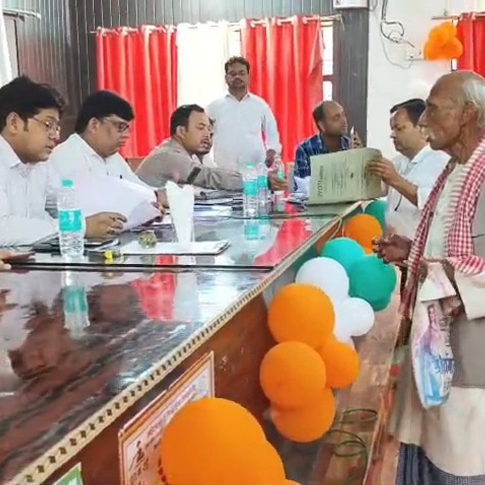 महोबा में सरकारी फाइलों में मृत हुई राजरानी:समाज कल्याण विभाग ने रोकी पेंशन, एडीएम ने दिए जांच के आदेश