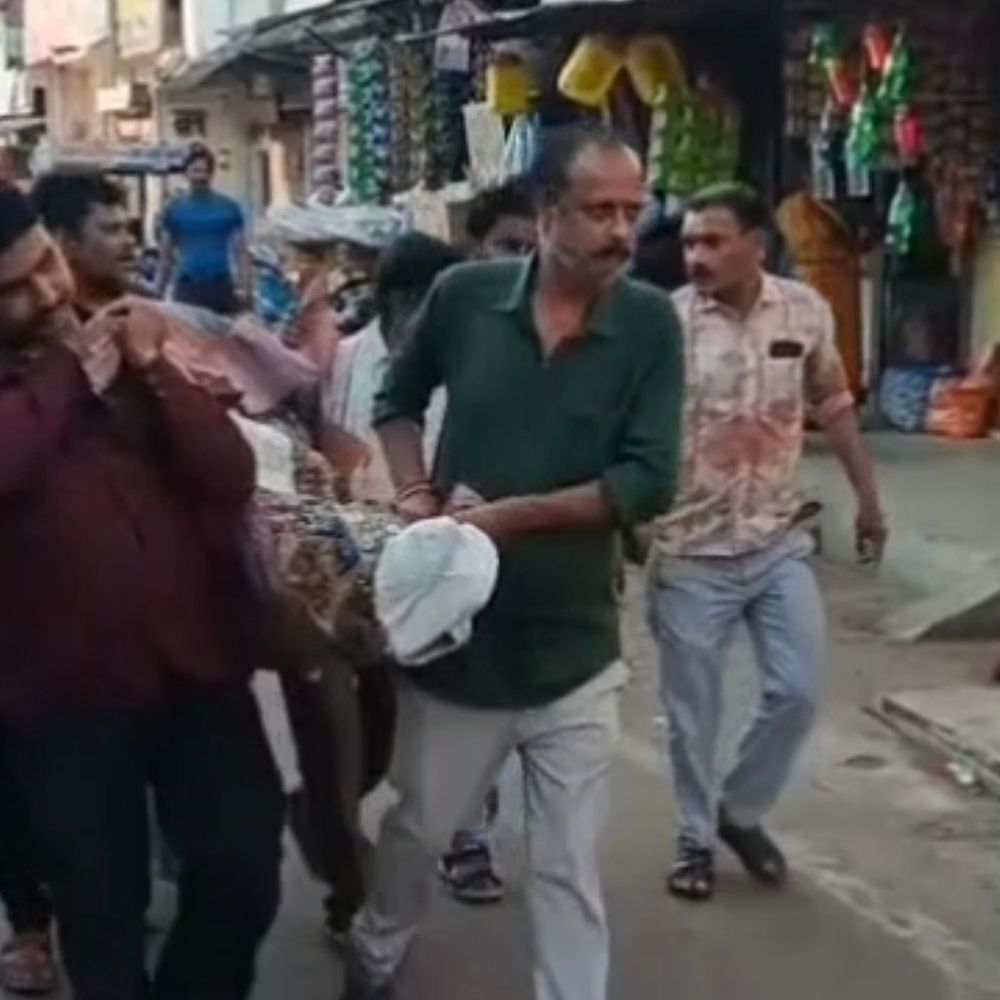 शहडोल में युवक ने खुद को लगाई आग, मौत:  पारिवारिक विवाद के बाद उठाया कदम, परिजनों ने मुख्य मार्ग पर किया चक्काजाम – Shahdol News