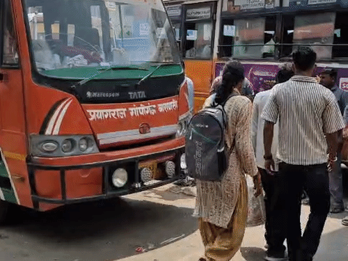 
                 यूपी में 1671 ड्राइवर बिना बस चलाए उठा रहे वेतन:परिवहन निगम की रिपोर्ट से खुलासा, 50 प्रतिशत चालक शून्य किलोमीटर चले 
            