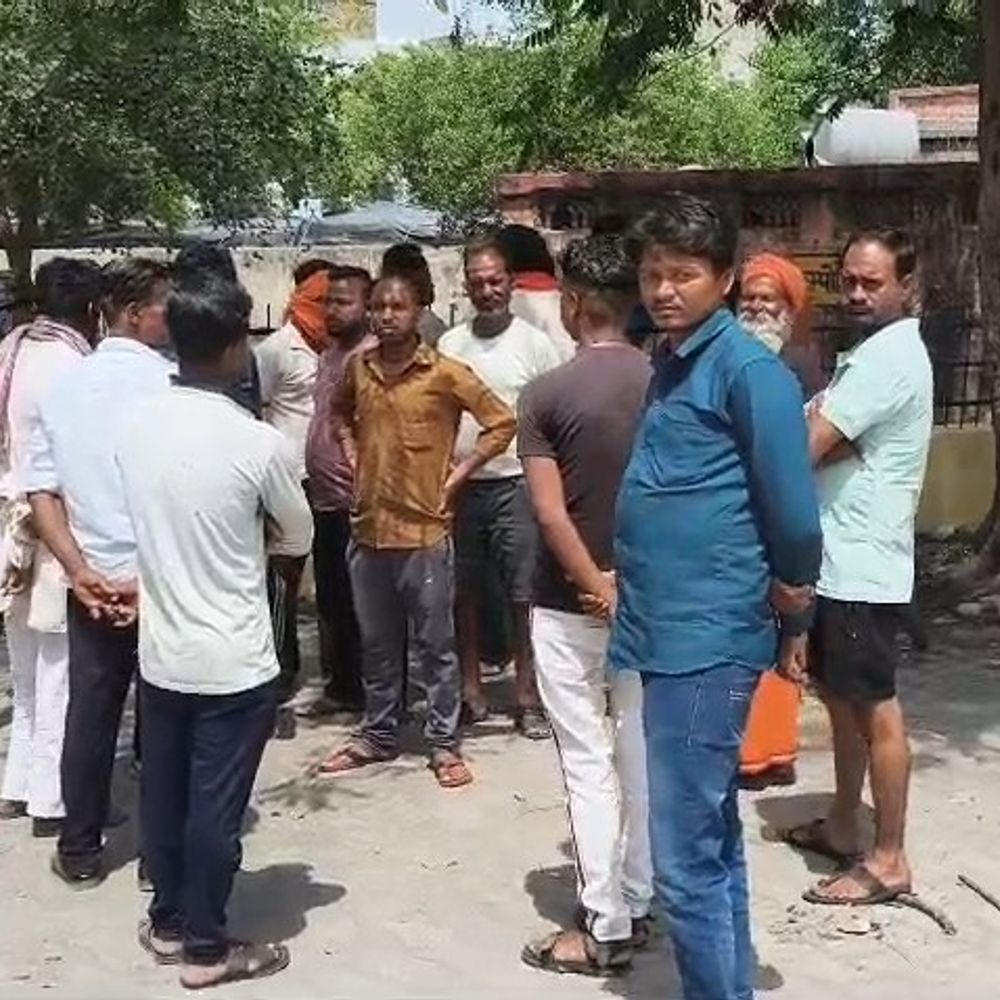 मैनपुरी में युवक ने फांसी लगाकर दी जान:कमरे में लटका मिला युवक का शव, परिवारिक विवाद के चलते की आत्महत्या