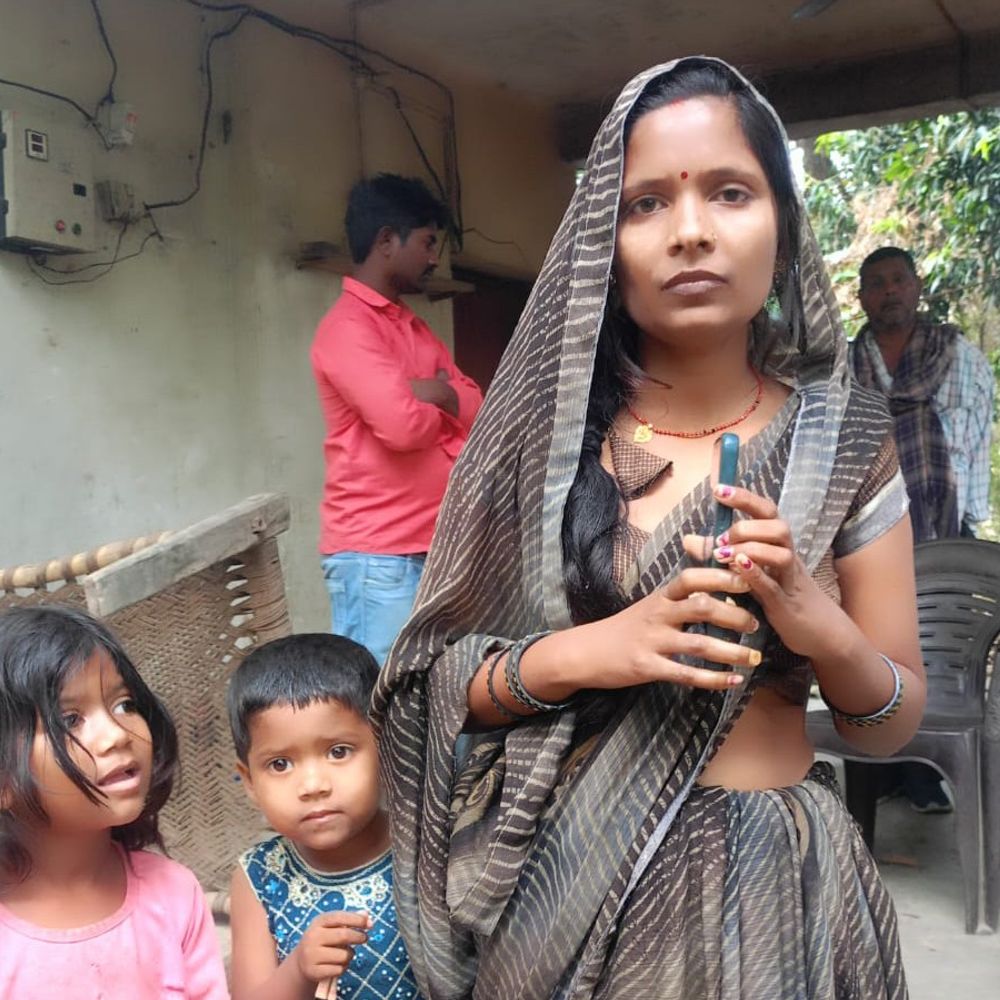 प्रतापगढ़ में अधेड़ ने फांसी लगाकर दी जान:पेड़ पर फंदे से लटका मिला शव, भाई को फोन पर बताई परेशानी, फिर कर ली खुदकुशी