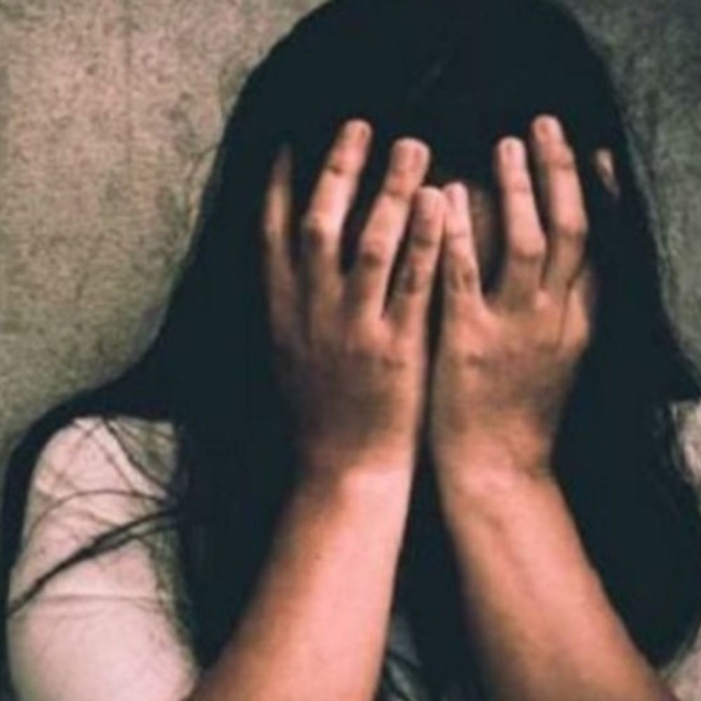 शिक्षिका को नशीला पदार्थ पिलाकर किया रेप:सहकर्मी और शिक्षक पर है आरोप, ब्लैकमेल कर 1 लाख रुपए की कर रहे मांग