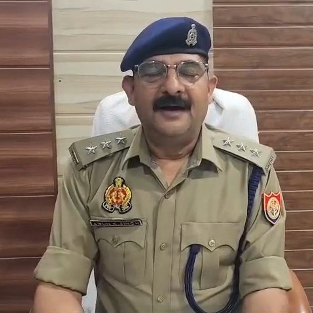 महोबा में डायल-112 की तत्परता से महिला की जान बची:फांसी लगाकर आत्महत्या का प्रयास नाकाम, पुलिस ने समय रहते बचाई जान