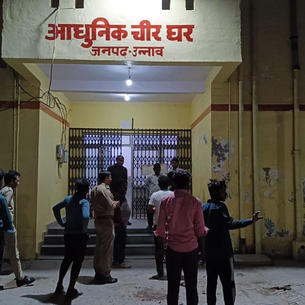 उन्नाव हाईवे पर डंपर की टक्कर से हादसा:बाइक सवार दंपती की मौत, चालक फरार