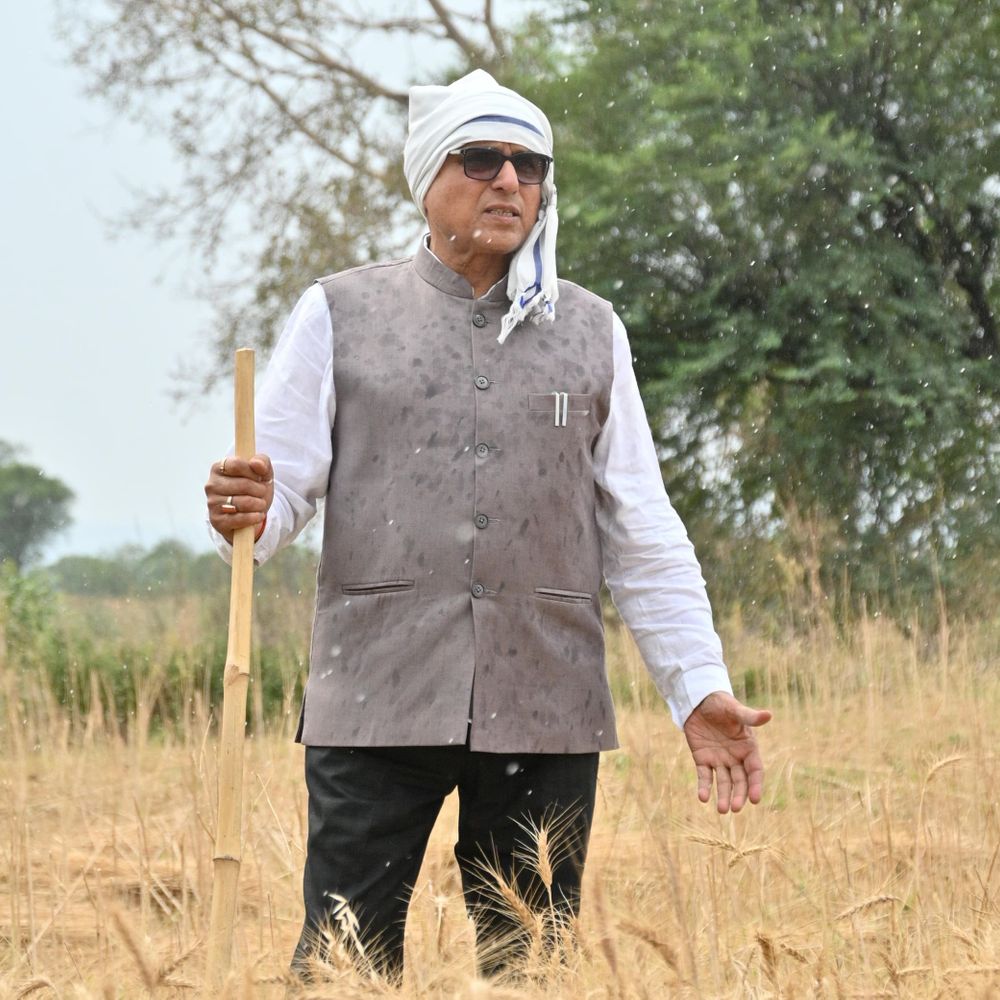 सांसद डॉ. राजेश मिश्रा ने अकौरी में देखी प्राकृतिक खेती:  उनके बोए बीज अब बने सफल प्रयोग का उदाहरण – Sidhi News